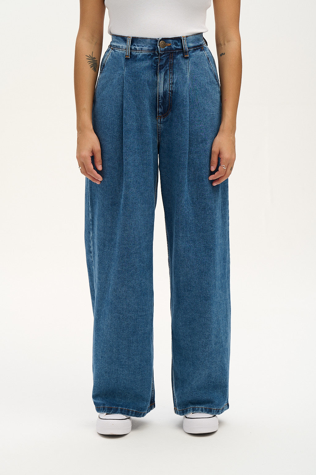 Tientallen openbaring Stiptheid Cole Super Wide Leg Jeans: ORGANIC DENIM - Mid Wash Blue – Lucy & Yak