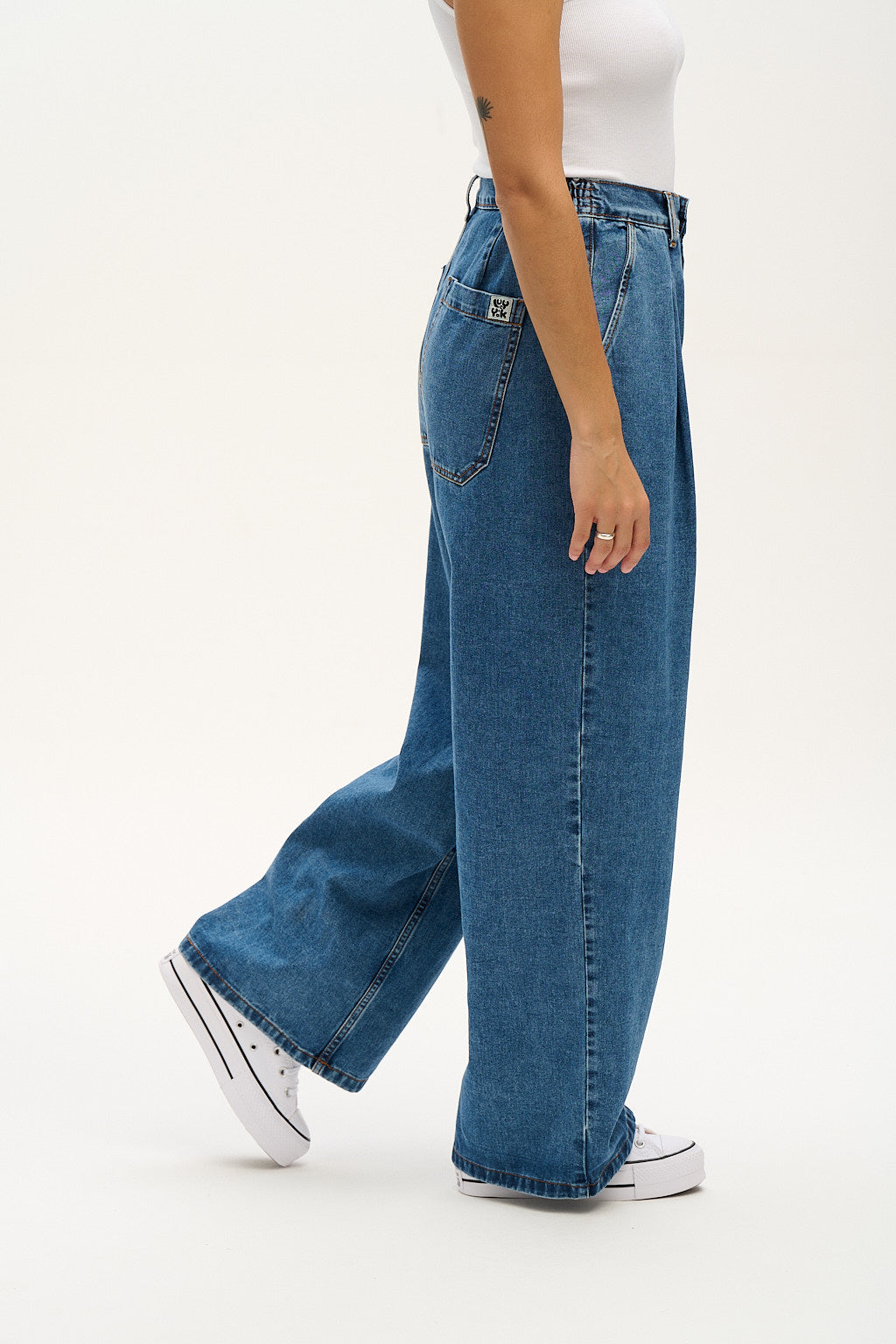 skulder sengetøj tiger Cole Super Wide Leg Jeans: ORGANIC DENIM - Mid Wash Blue – Lucy & Yak