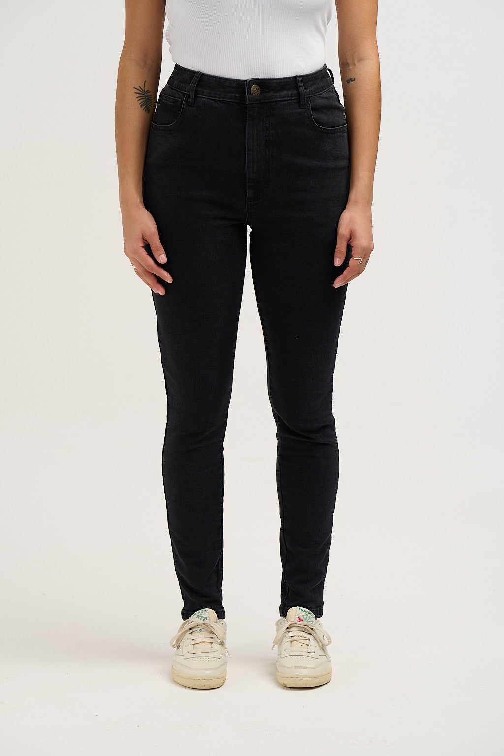 Soho Close Fitting Jeans: ORGANIC DENIM - Washed Black – Lucy & Yak